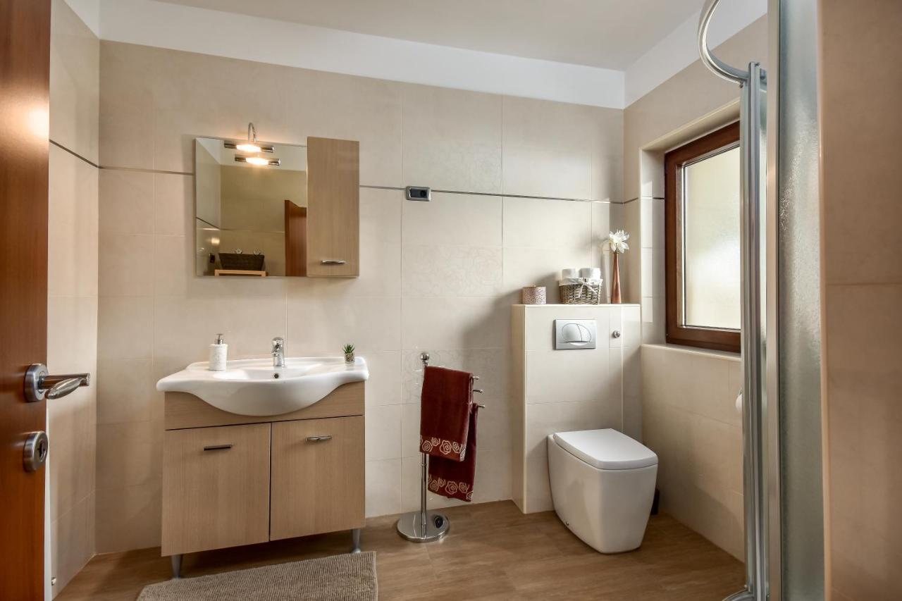 Apartman Grabar Roč Exterior foto